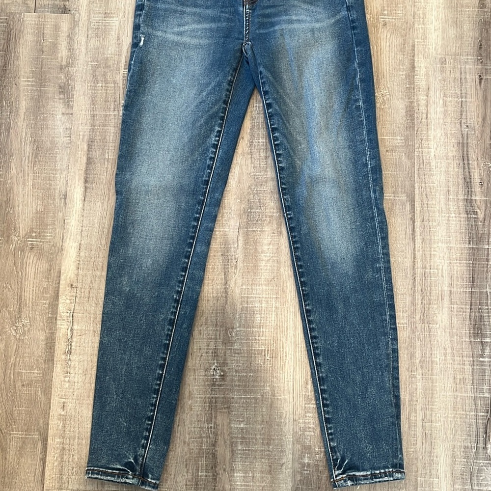 No longer with the skinny jean trend